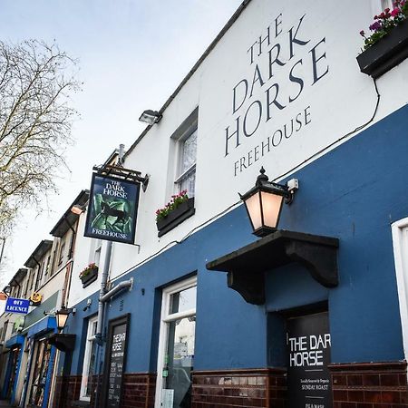 ホテル The Dark Horse Pub ブリストル エクステリア 写真
